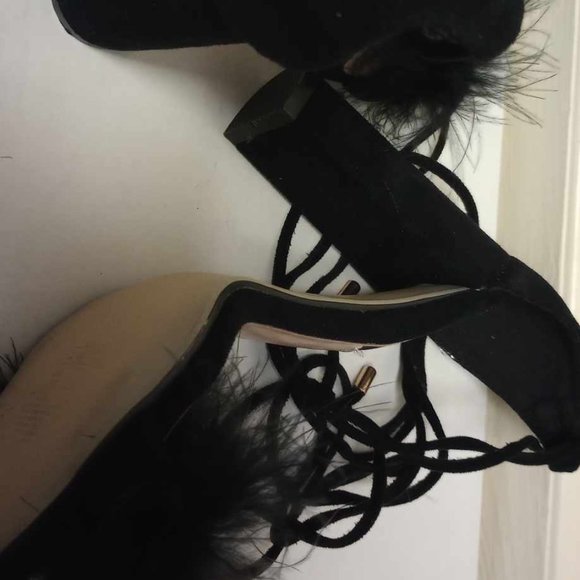 Black feather heels lace up 3-4 inch heels size 6 - Picture 2 of 7